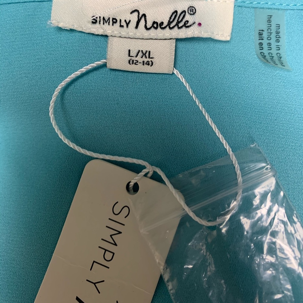 Simply Noelle Tunic Size L / XL (12-14) - Picture 7 of 8